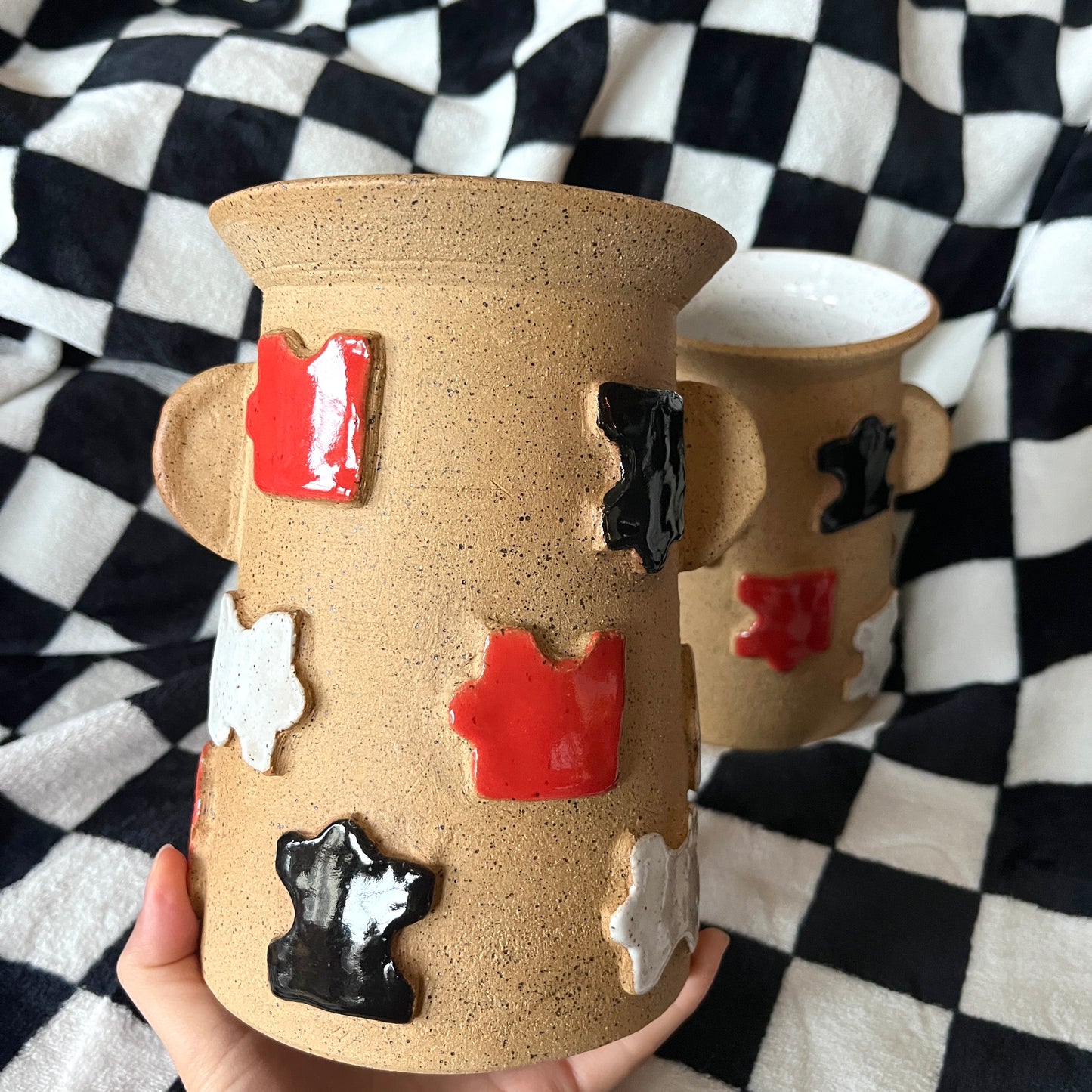 So-puzzling utensil holder vase