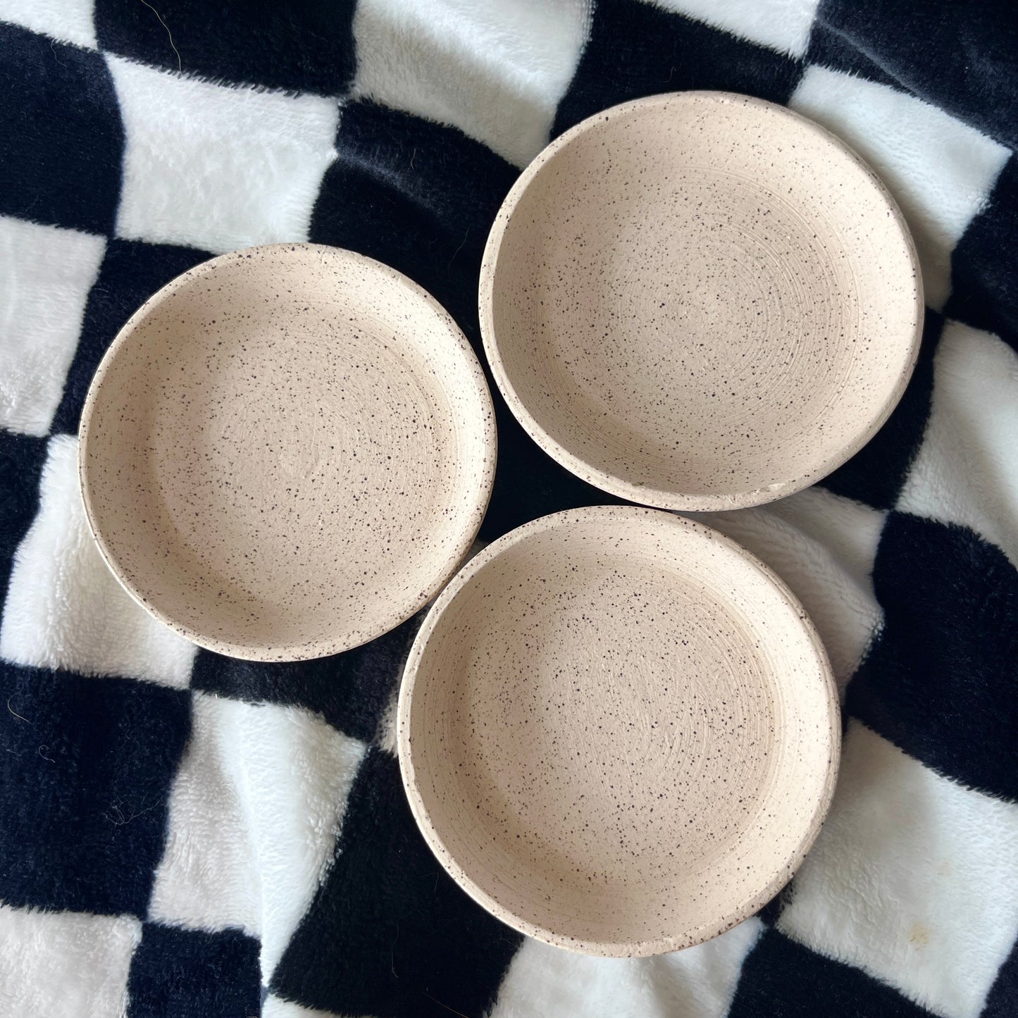 Speckled beige Planter Plate