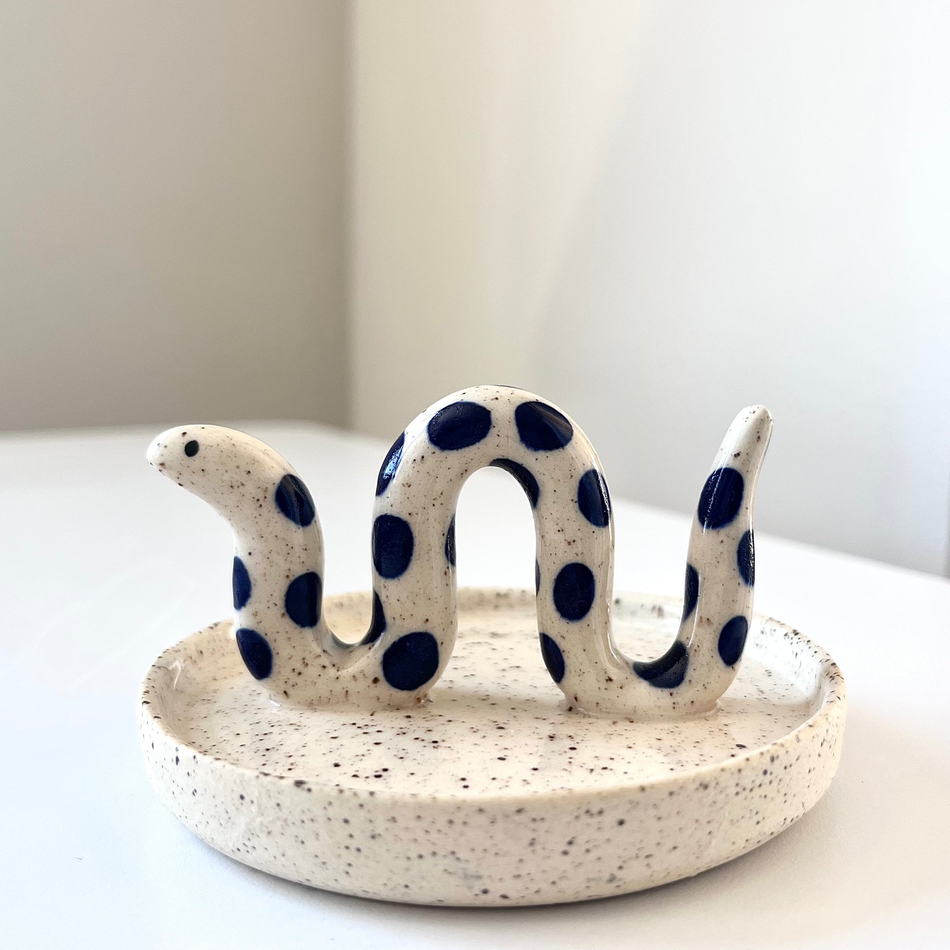 Snake online ring holder